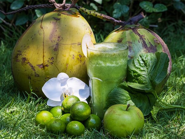 Green smoothie, healthy eating for energy Bliss Bali retreat